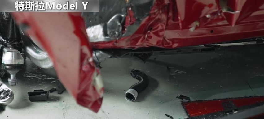 极狐阿尔法T能撞嬴Model Y？论安全，电动车该怎么选