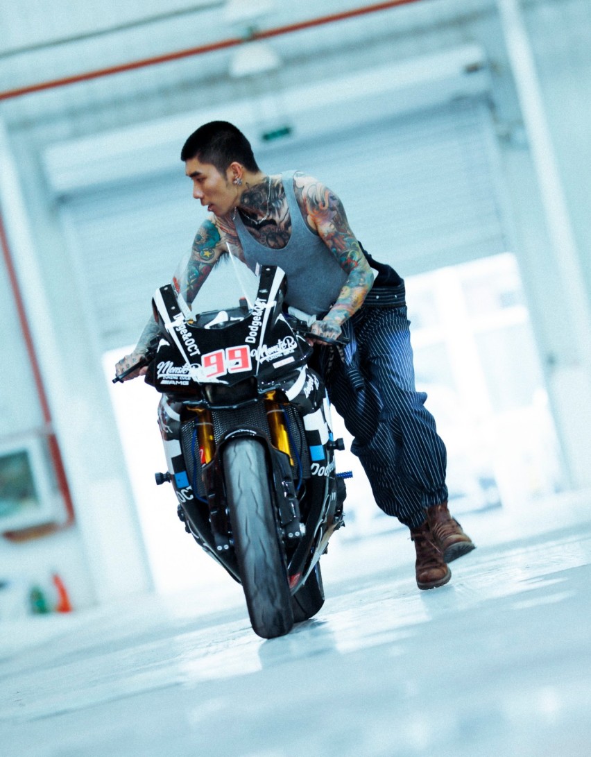 《加98》嫩模、摇滚新星、道奇皮卡、YamahaYZF-R1