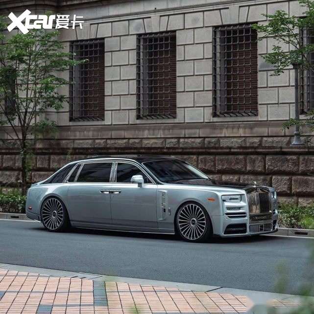 日本东京街拍:mansory迈莎锐版劳斯莱斯幻影,繁华如梦一见倾心!