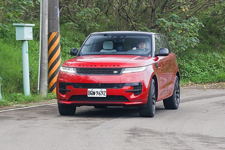 买不起揽胜就买它，我感觉也没太大损失
