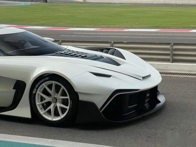 Veloqx Fangio F125 TDE亮相亚斯码头赛道
