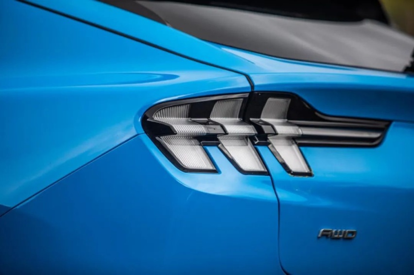 不辱“Ye马”之名，赛道试驾Mustang Mach-E后答疑三点