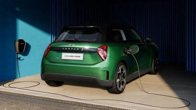全新电动MINI COOPER对比smart 精灵#1，后来者居上？