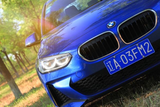 不到20万就能开回家的BMW 1系，能否满足你对蓝天白云的期待？