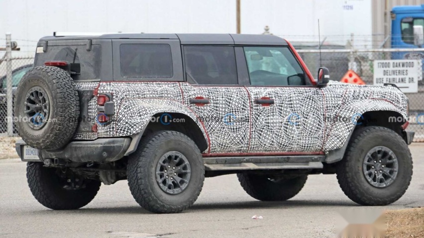 ford-bronco-raptor-interior-spy-shots-back-corner.jpg