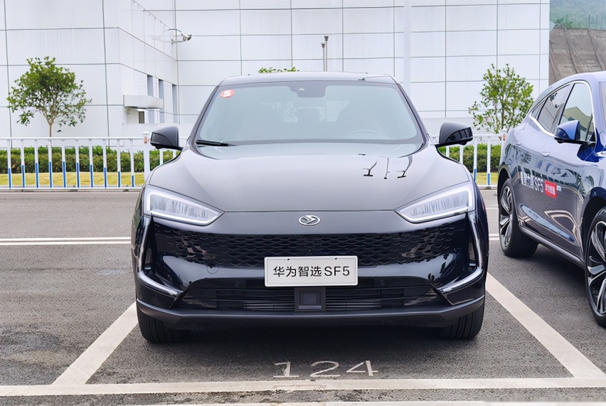赛力斯SF5：咸鱼了好几年，为何被华为捧上天？