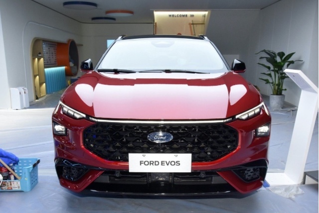 福特全新“大五座SUV”来袭，三大件终于有诚意了，这回能火吗？