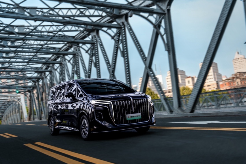 双“舰”齐发 新红旗H9/红旗HQ9 PHEV正式登陆沈阳