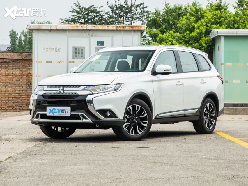 2020款三菱欧蓝德和丰田RAV4荣放怎么选？