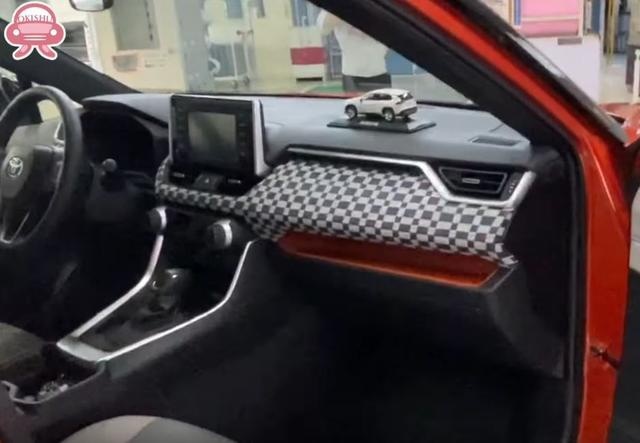 丰田要出加长版RAV4？别激动，这只是员工团建的产物