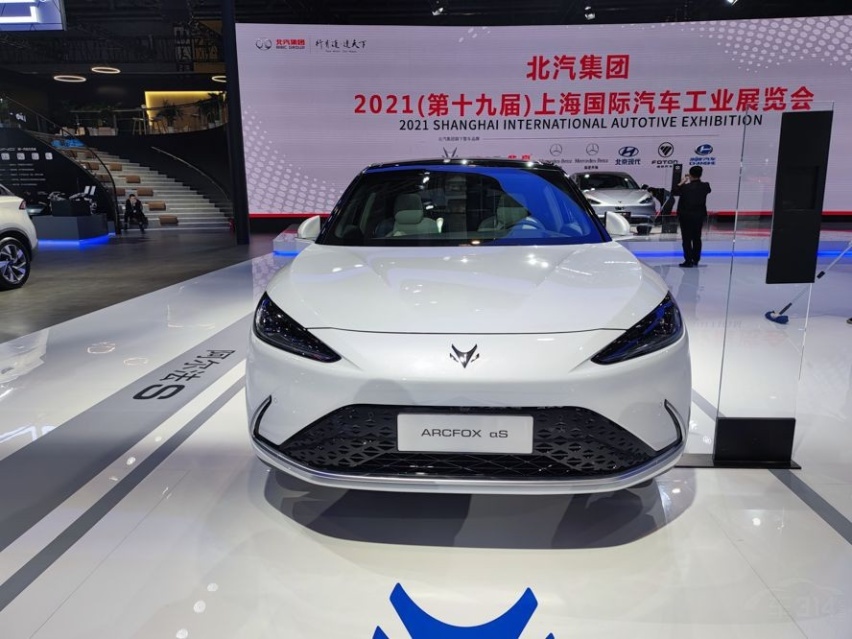 自主纯电中大型车对比：极氪001对比阿尔法S谁能胜出
