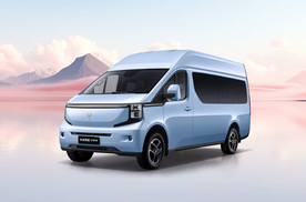 奔驰V级慌了？长安凯程V919：中国“10万级Van”如何颠覆全球市场？