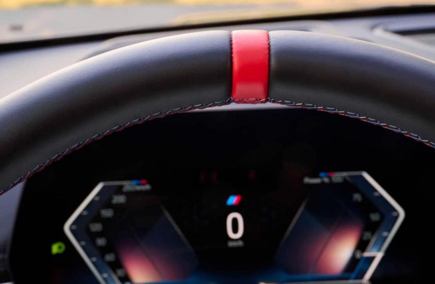 2024款宝马X1 M35i，300马力，四排气，百公里加速5.4秒