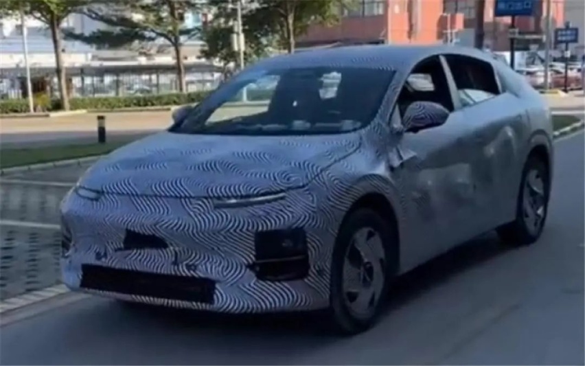 谍照曝光，小鹏P5两厢版？其实是小鹏全新的SUV