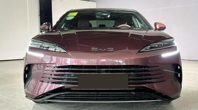 比亚迪“海洋”系列首款中大型插混轿车，海豹DM-i实力如何？