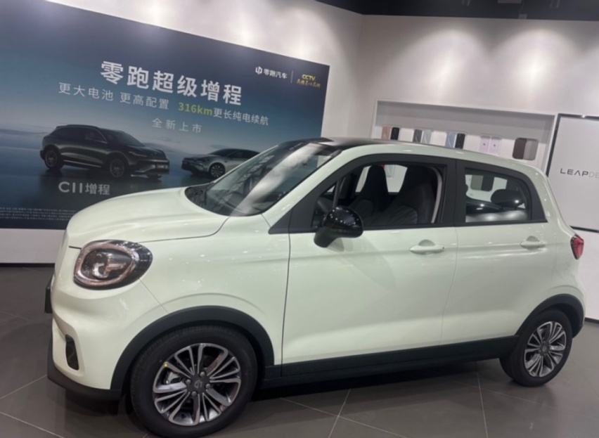 4.99万起！全新零跑T03再升级，最高续航403km，五菱缤果请接招