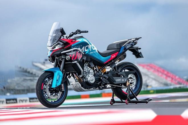 能下赛道输赢的ADV，春风800MT Sport R 赛道亮相