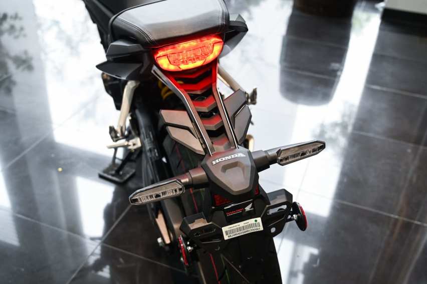 中排量复古街车，本田CB650R，水冷四缸动力外观帅气优雅