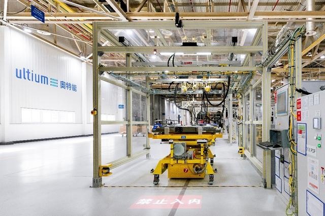 上汽通用武汉奥特能超级工厂落成，别克大五座纯电SUV E5下线
