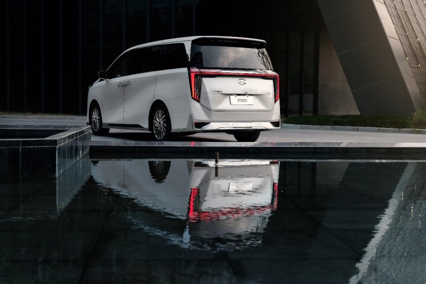 新一代M8豪华MPV：内圣外王设计 钜浪动力加持