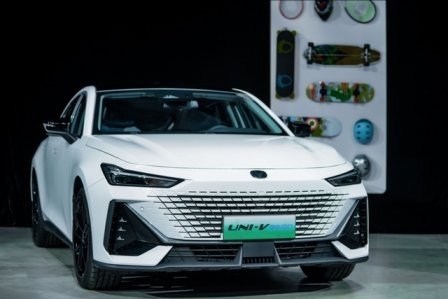 限时优惠价13.99万，长安UNI-V智电iDD、UNI-K智电iDD