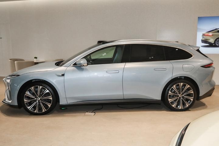 纯电B级车的PK赛，蔚来ET5旅行版对比特斯拉Model 3，谁更香？
