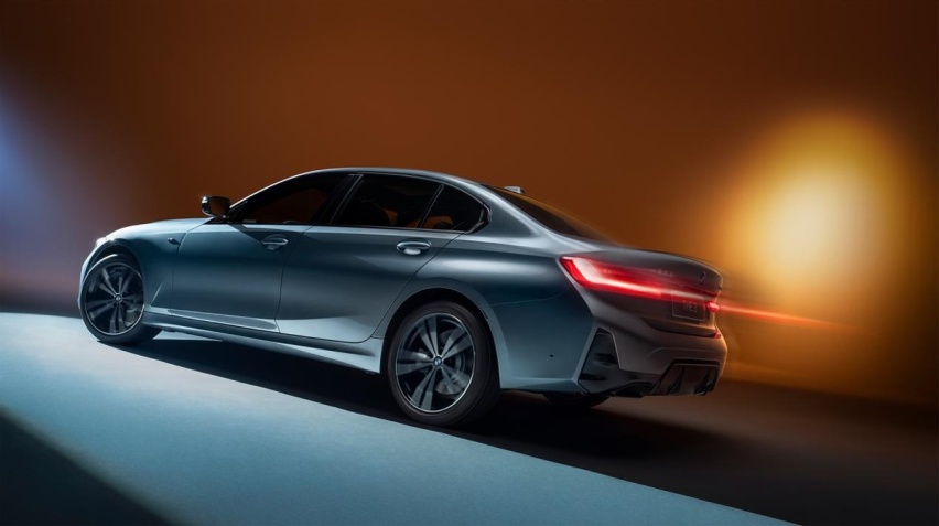 CT5尊贵型对比325 Li M运动套装版 谁才是同价位王者