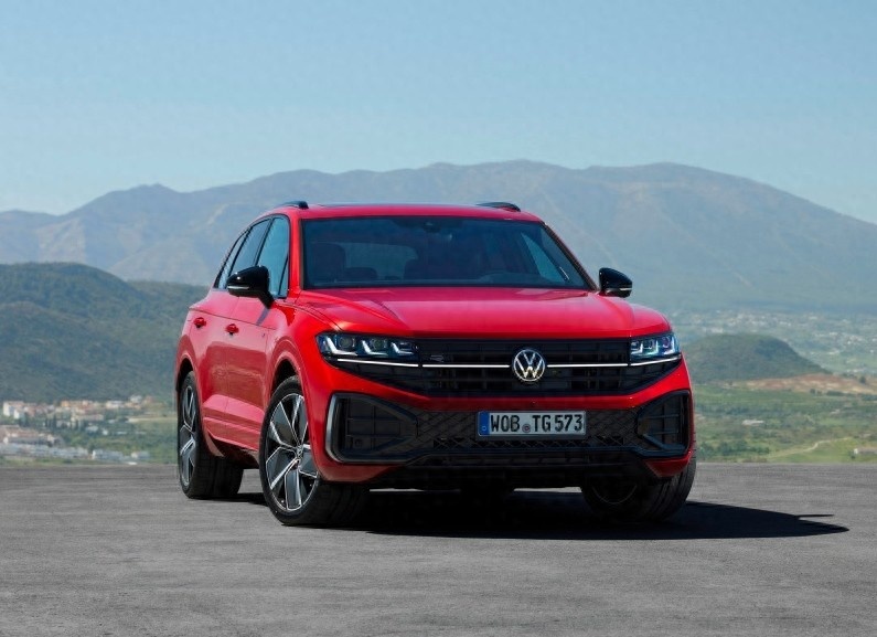 新款大众途锐将于2024年引入，两种前脸，3.0T+8AT，海外约62