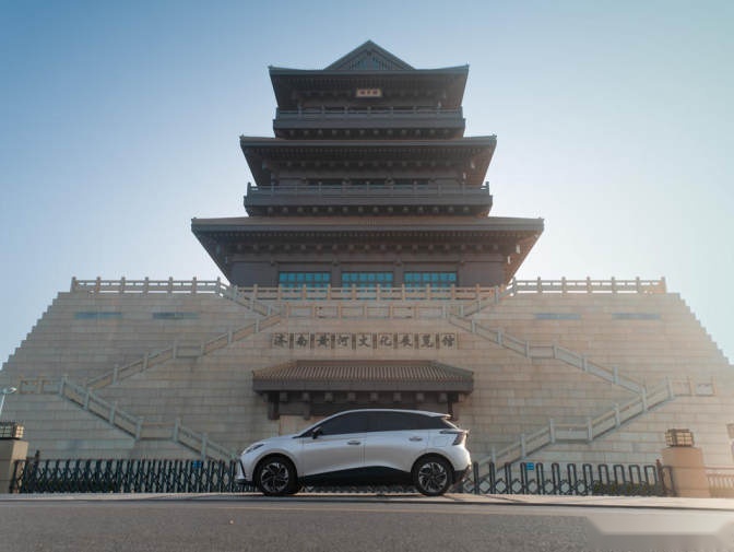 试驾MG4 EV：它到底有什么魅力能不断地刷新在海外市场的新纪录？