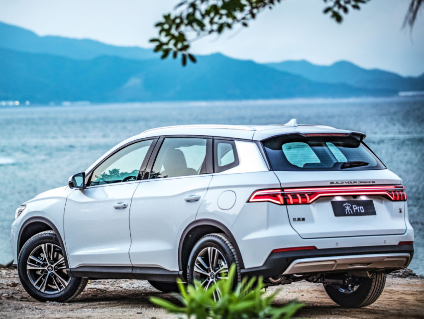 这款不到十万的国产SUV，凭什么痛打同价位合资车？