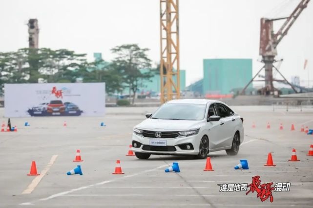 市区油耗不到“3”，高速油耗“4”字头，这才是地表最强混动