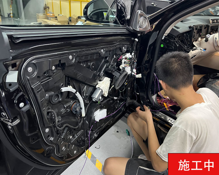 个性化升级迈巴赫S480装行政马鞍 电动门 主动氛围灯