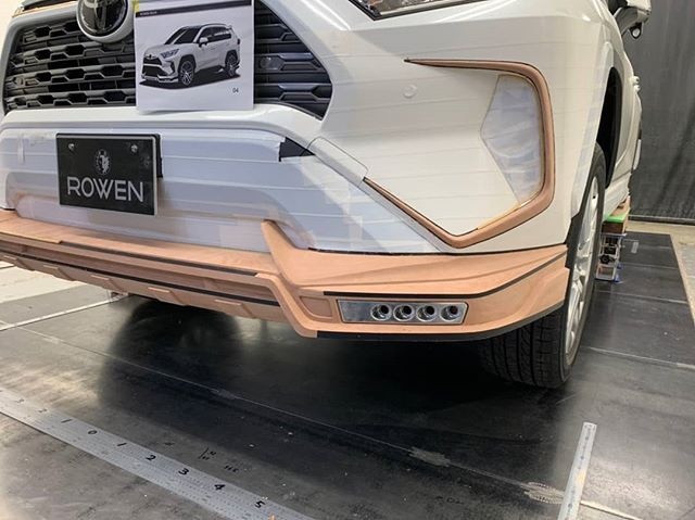 广州车展看到全新一代丰田RAV4不知道怎么改？Rowen外观