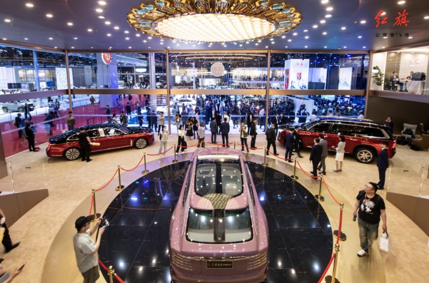 自主品牌发展日新月异 2023上海车展红旗品牌展现“旗”迹390.png