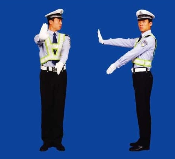交警手势你还记得多少？2分钟让你记住交警手势