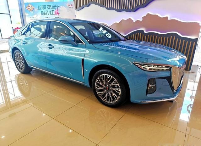 2023款红旗H6实车到店，颜值看齐H9，燃油/混动任选，预售17万起