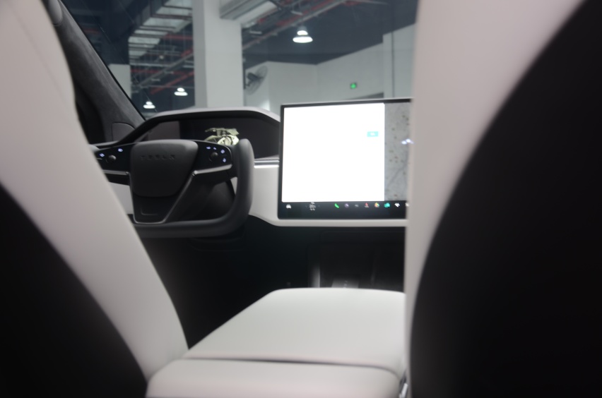 静态感受特斯拉Model S Plaid，静若处子的极简，动如脱兔的张