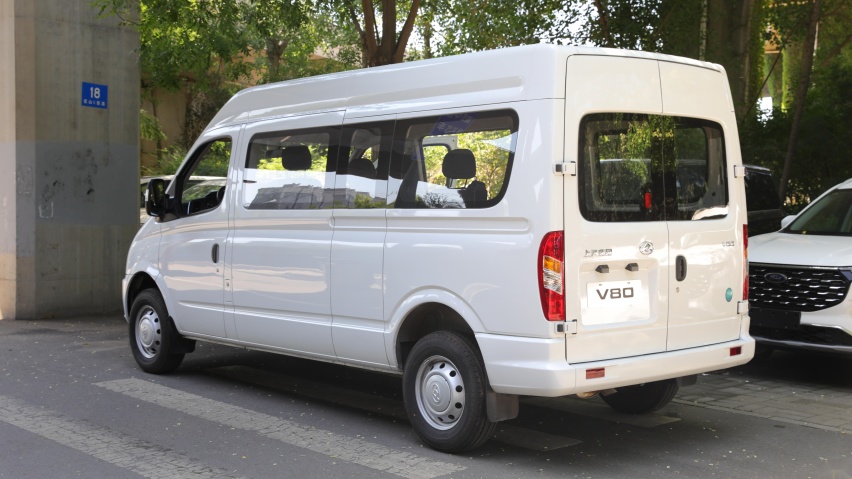 货运好帮手,轻客好选择,实拍上汽大通MAXUS V80中轴版