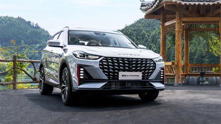还要啥紧凑型？这中型SUV售价10.29万起 还带四出排气！