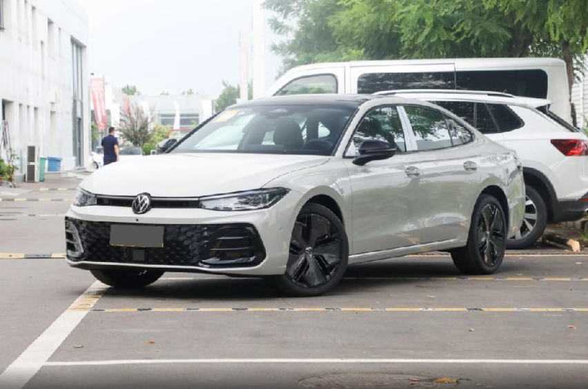 小改款还是大换代？上汽大众帕萨特新品上市，入门就是380TSI