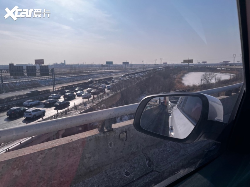 国庆高速服务区叫号充电？电动车的弊端不是续航短和充电慢