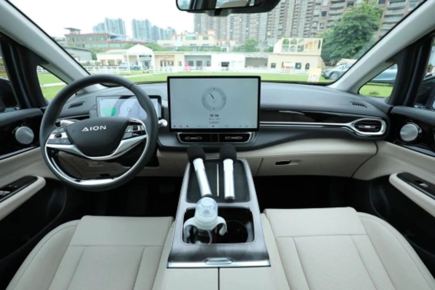 老车主羡慕妒忌！15.99万买这纯电SUV 空间大还好用！
