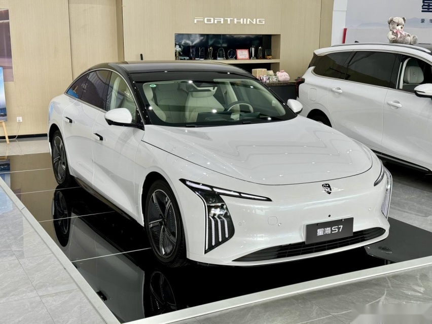 百公里电费6块钱？12万就能买到的C级车，星海S7值得吗？