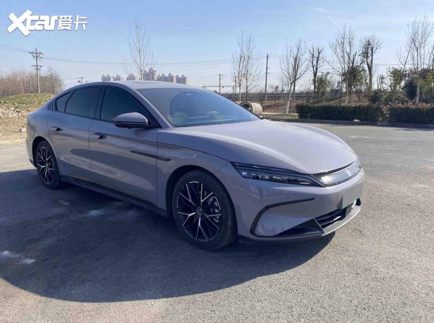 15万级混动轿车二选一！汉DM-i稳如老狗，星耀8凭啥抢风头？