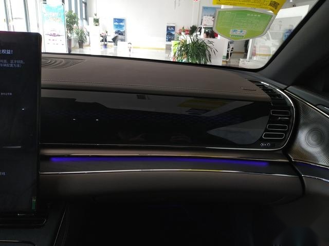 3.9秒破百，比亚迪汉EV到店实拍：实车比照片更好看！