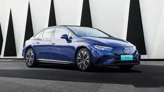 又贵又丑又慢的奔驰电动SUV上市了，91.05万元起售，我觉得不值