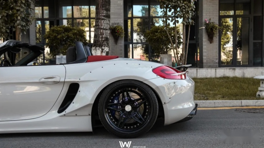 这台981 Boxster为何那么像718 GT4？坚持移植就不会过时