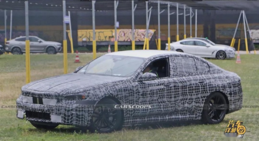 首试！宝马最新旗舰SUV！以后的宝马都这样？