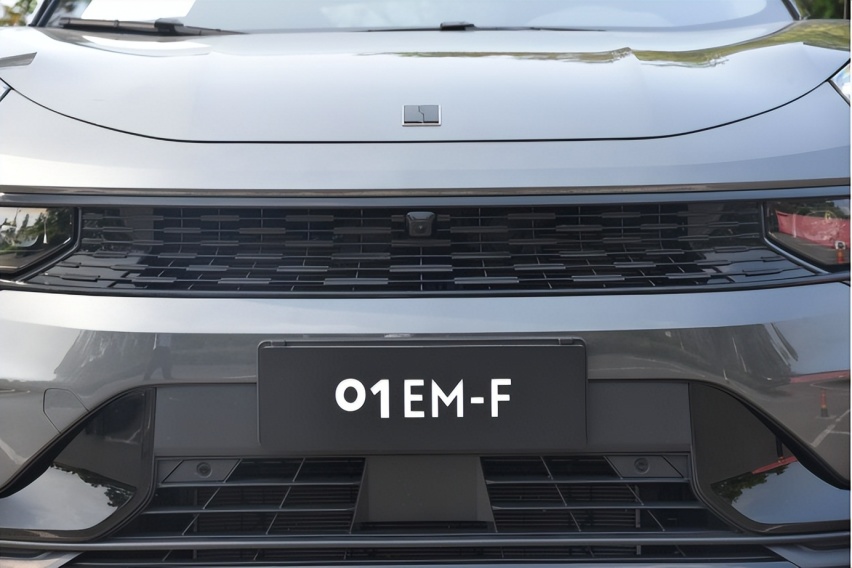 领克01 EM-F：潮流年轻人买的第一台混动SUV
