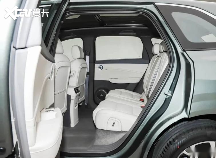 【E汽车】红旗HS6 PHEV 152智享版上市